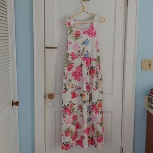 Floral dress with pockets